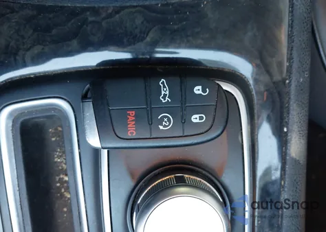 2020 Chrysler 300 Limited Awd z USA, uszkodzony, nr VIN 2C3CCAKG5LH142031